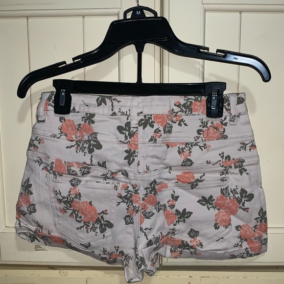 Shorts - Picture 2 of 2